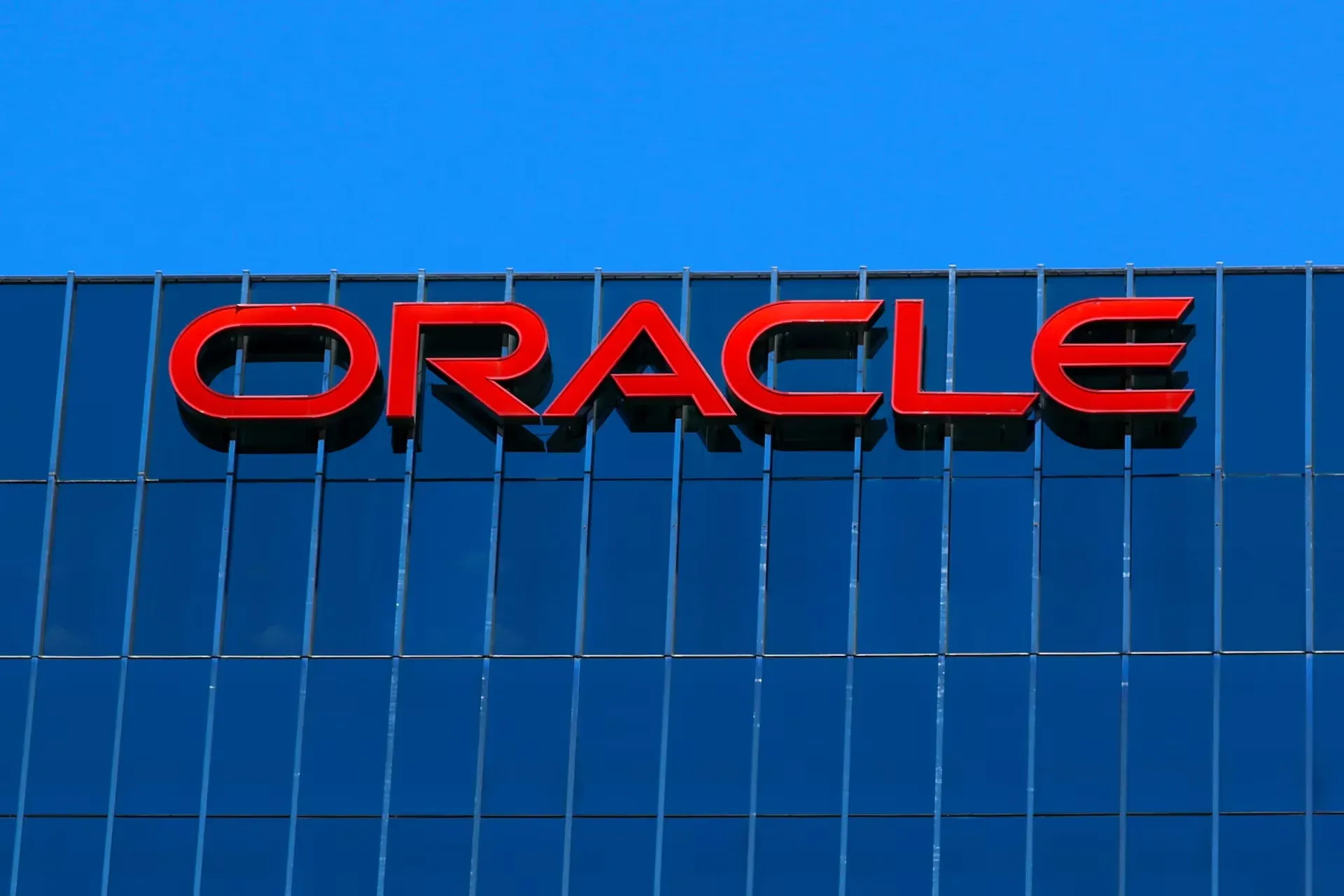 Oracle lãi lớn, vẫn bị trừ điểm
