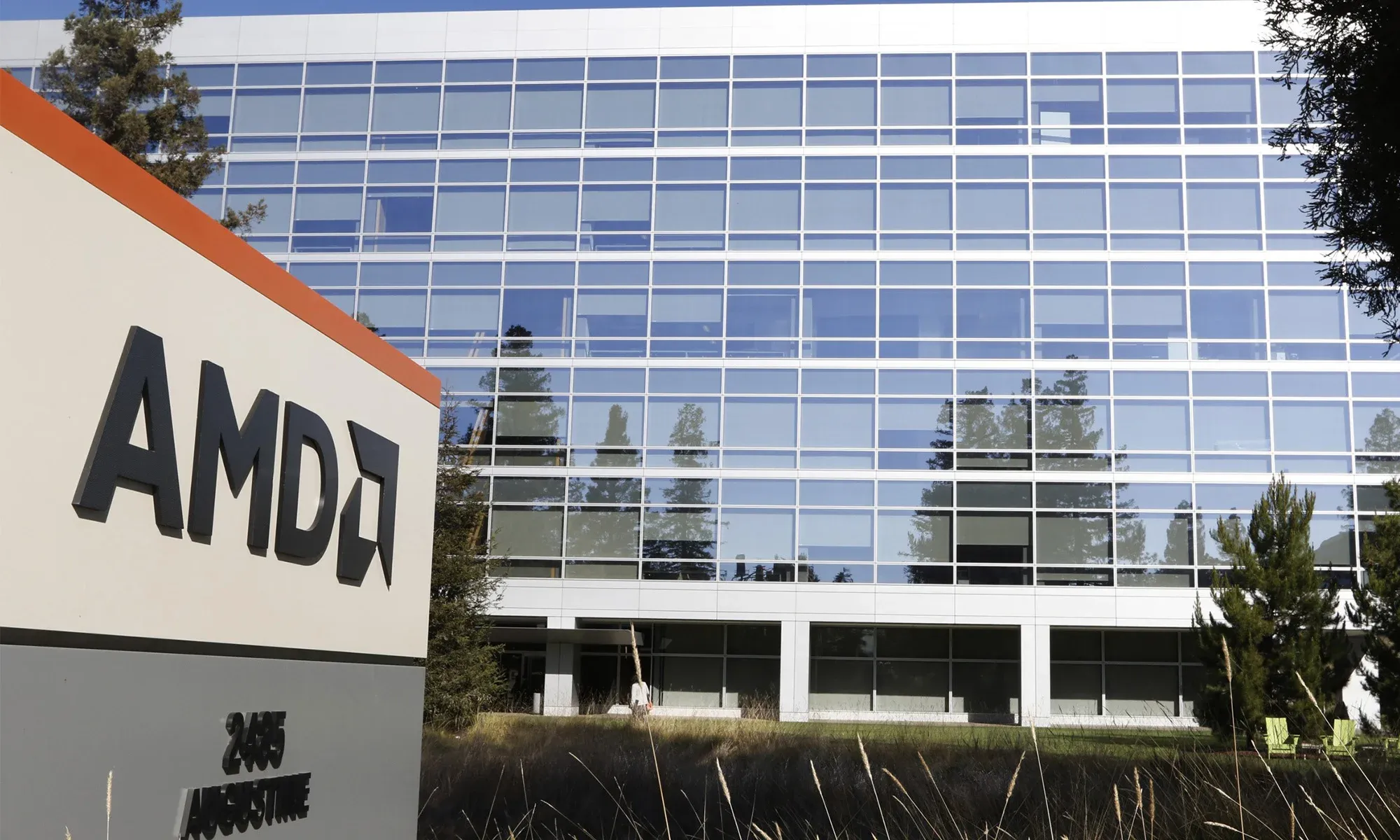 AMD and SMCI Q1/2026: AI Hardware Revenue Is Real
