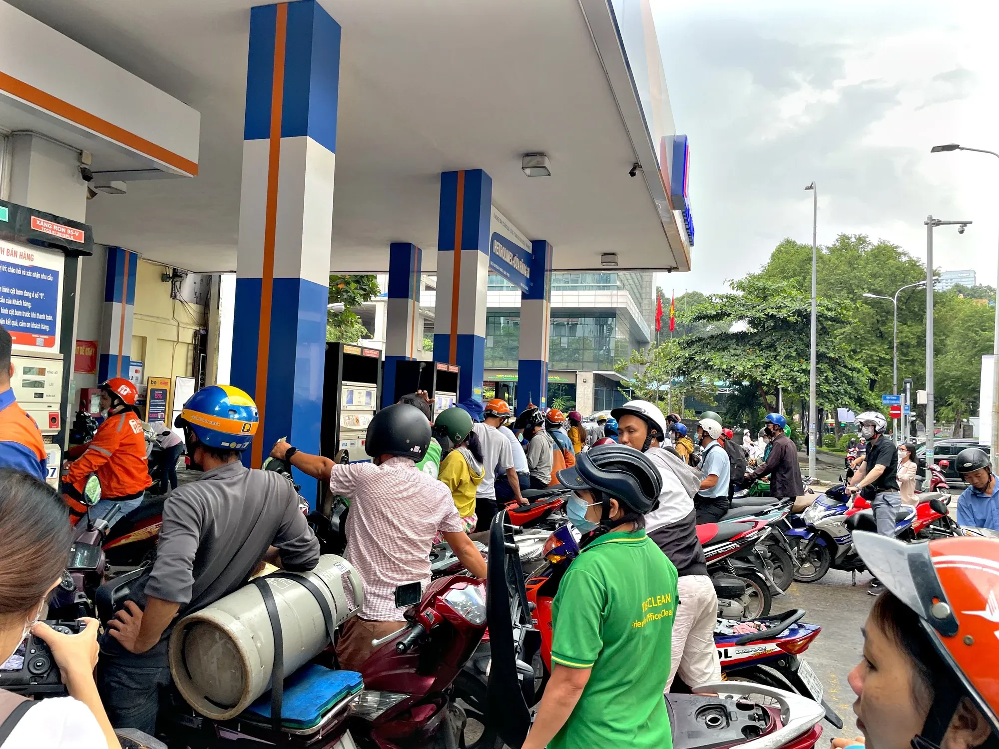 Southeast Asia's Energy Crisis — Laos Cuts School Days, Philippines Declares Emergency, Where Does Vietnam Stand?