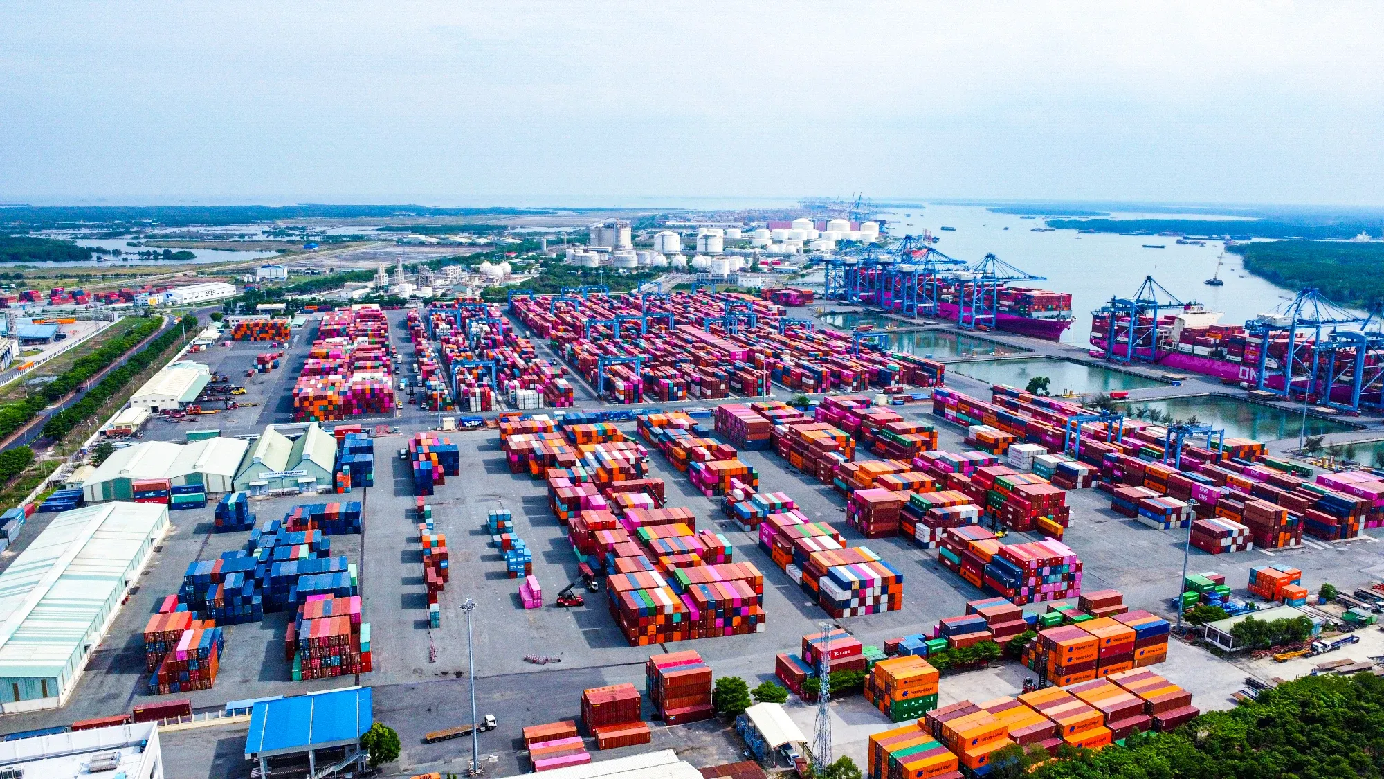 1 Year After US Tariffs: Exports Recover, Stocks Diverge Sharply