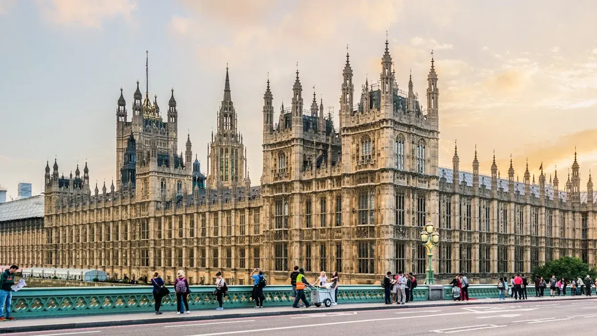 UK 30-Year Gilt Hits 5.81%: A Duration Lesson for Every Bond Investor