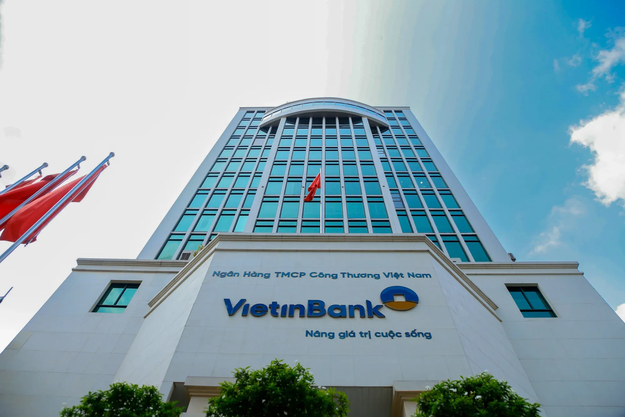 Q1/2026 Earnings: VietinBank Up 56%, EVS Posts 197B Loss