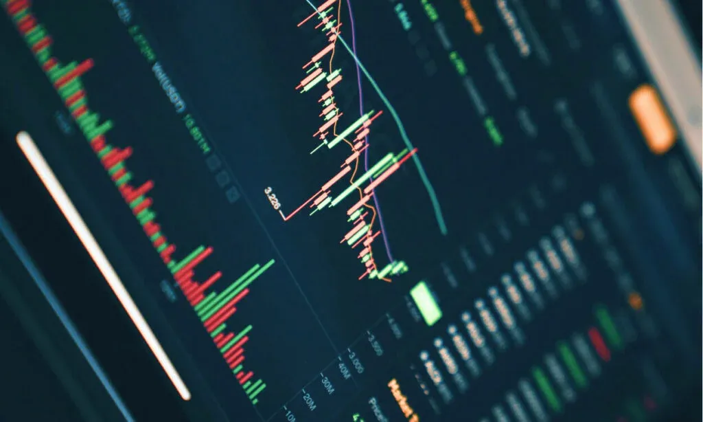 13 Real Estate Stocks Hit Price Ceiling in One Session — But Who's Ignoring the 121 Trillion VND Risk?