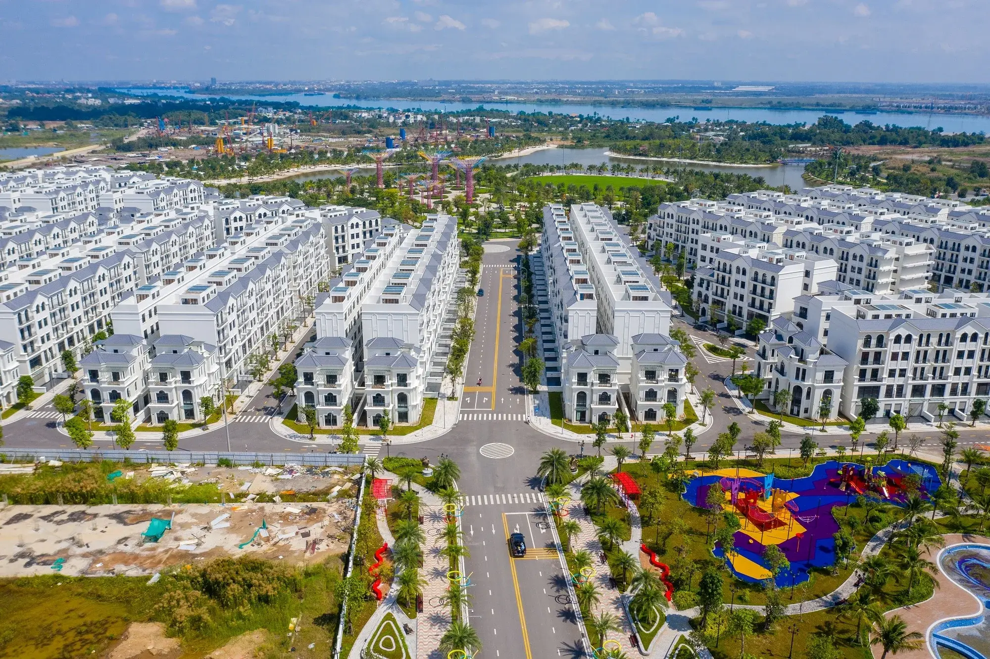 Vinhomes Pays VND 25 Trillion Cash Dividend, Record for Vietnam's Stock Market