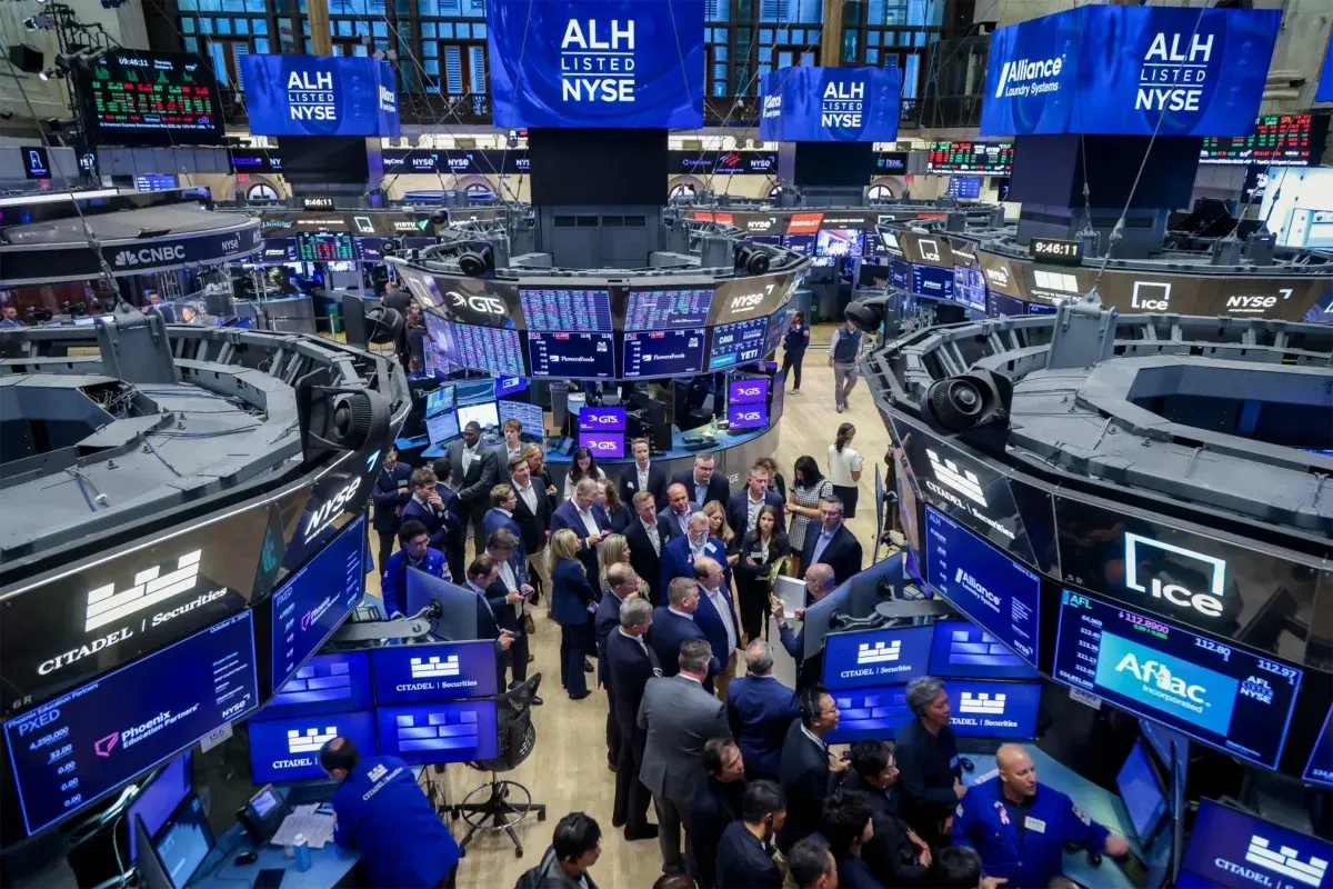 NYSE trading floor during a split session