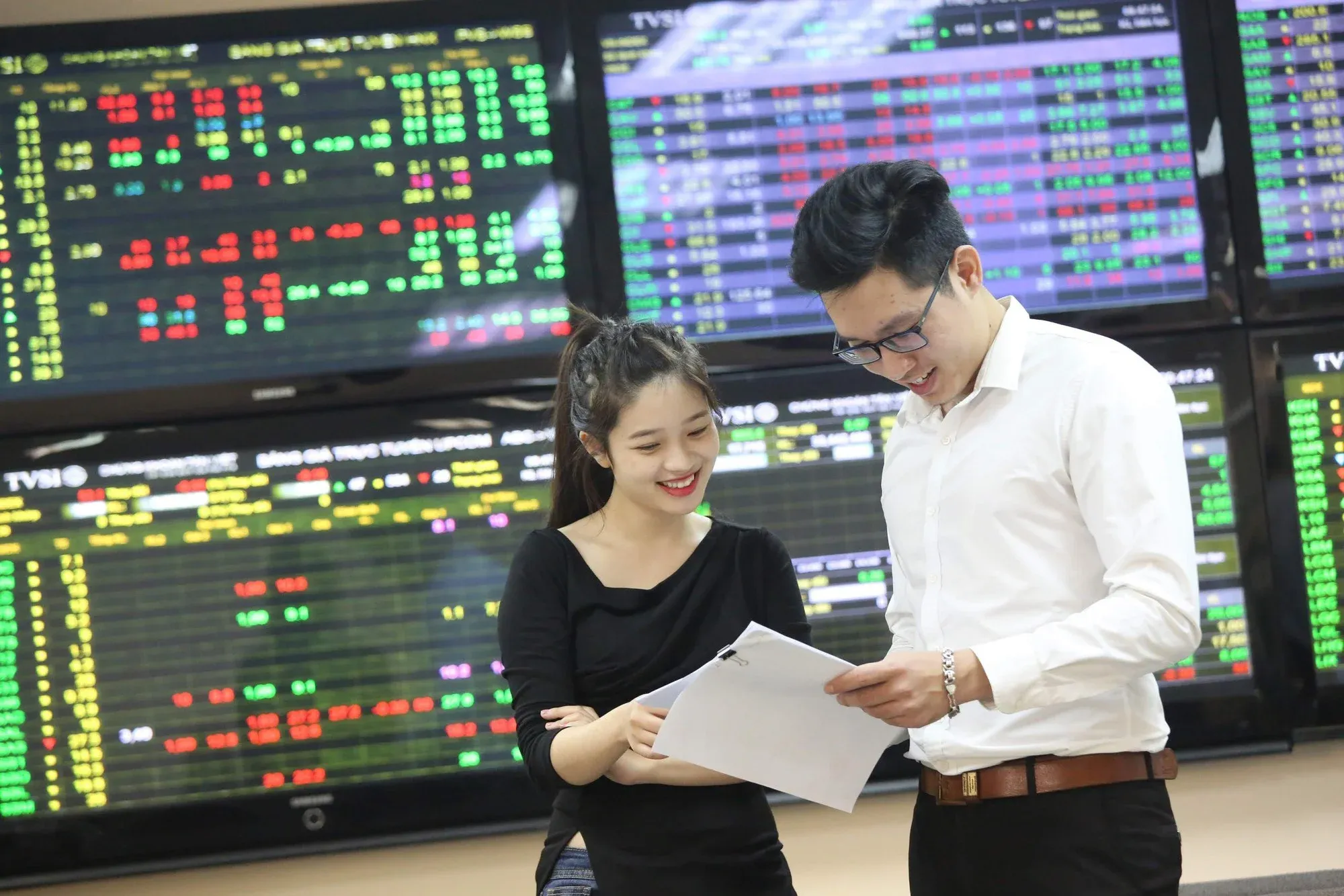 Vietnam's 36% Debt Ratio Can't Block USD-Driven Capital Costs