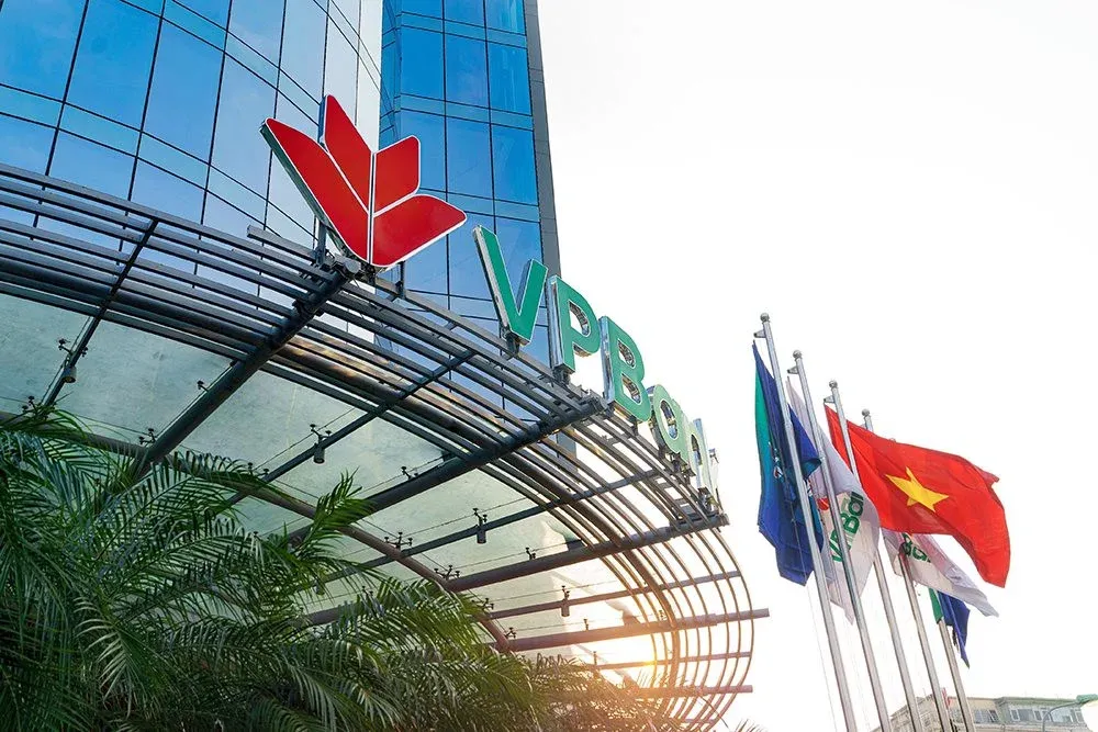VPBank Eyes VND 100 Trillion Charter Capital — First Private Bank to Surpass the Big 4, But Is It Strong Enough?