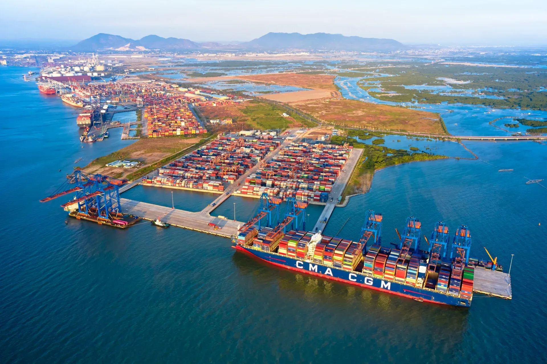 Shipping Costs Surge 30-60% — The Hidden Risk Eroding Vietnam Export Profits Before Q1 Earnings