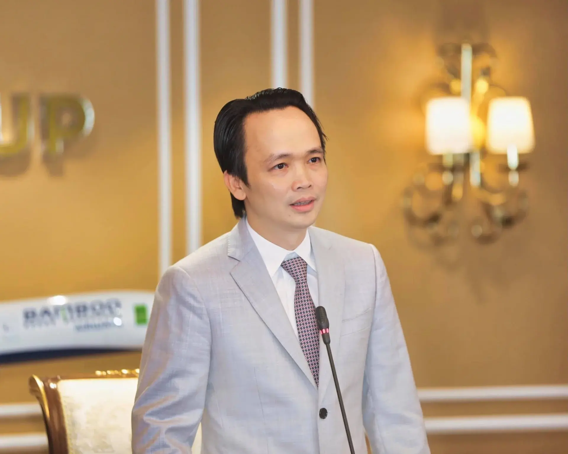 Trinh Van Quyet Returns as FLC Chairman — Where Does the Real Risk Lie?