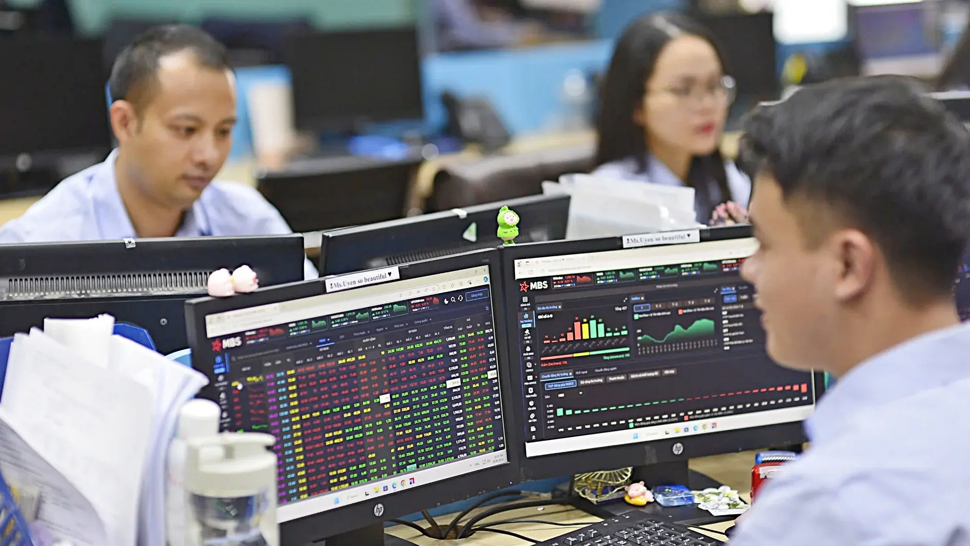 SSI Raises Capital to VND 30 Trillion as Securities Firms Race Ahead of FTSE