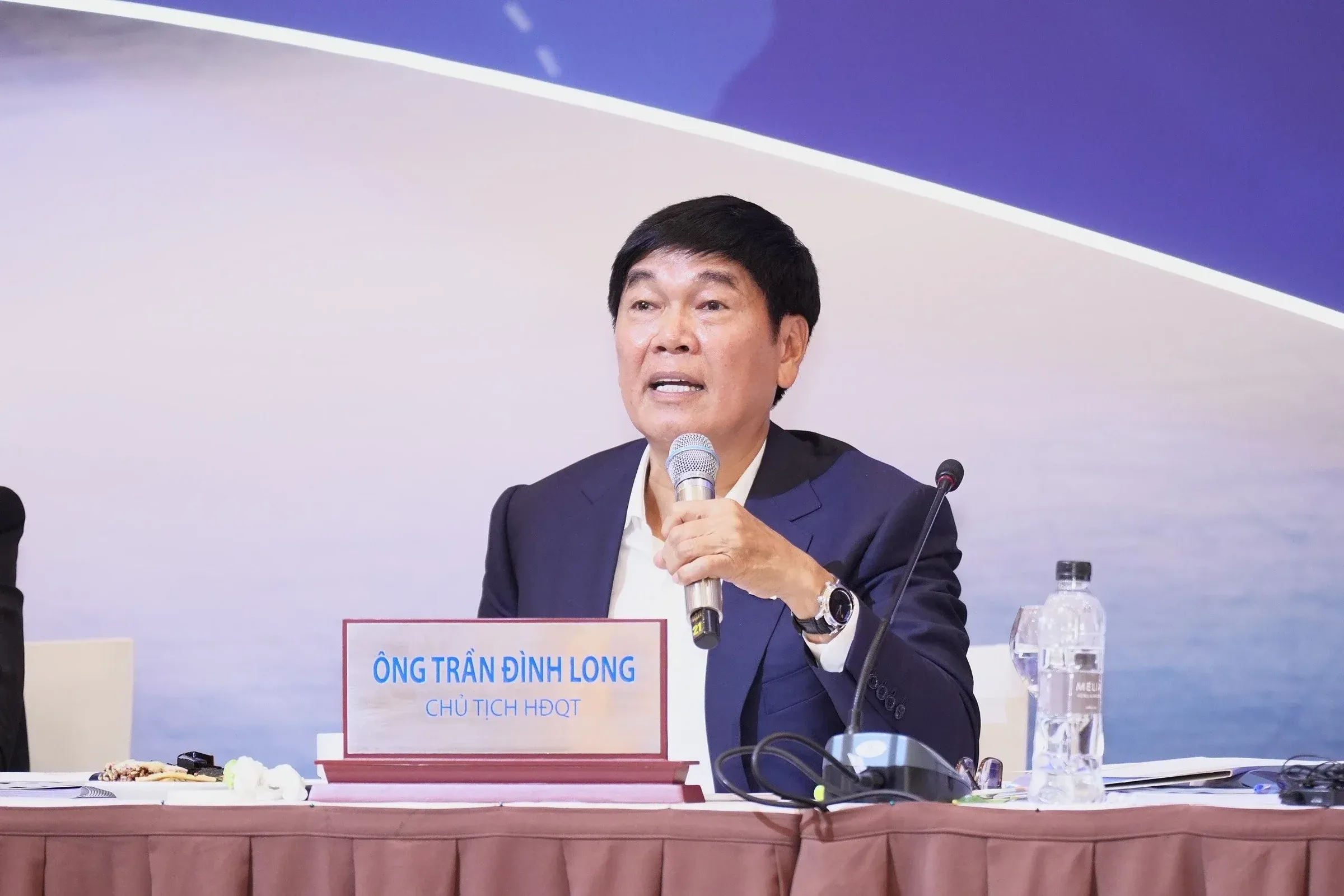 Hoa Phat Before April 21 AGM: 22 Trillion VND Profit Target, Executive Pay Up 5x — What Do the Numbers Reveal?
