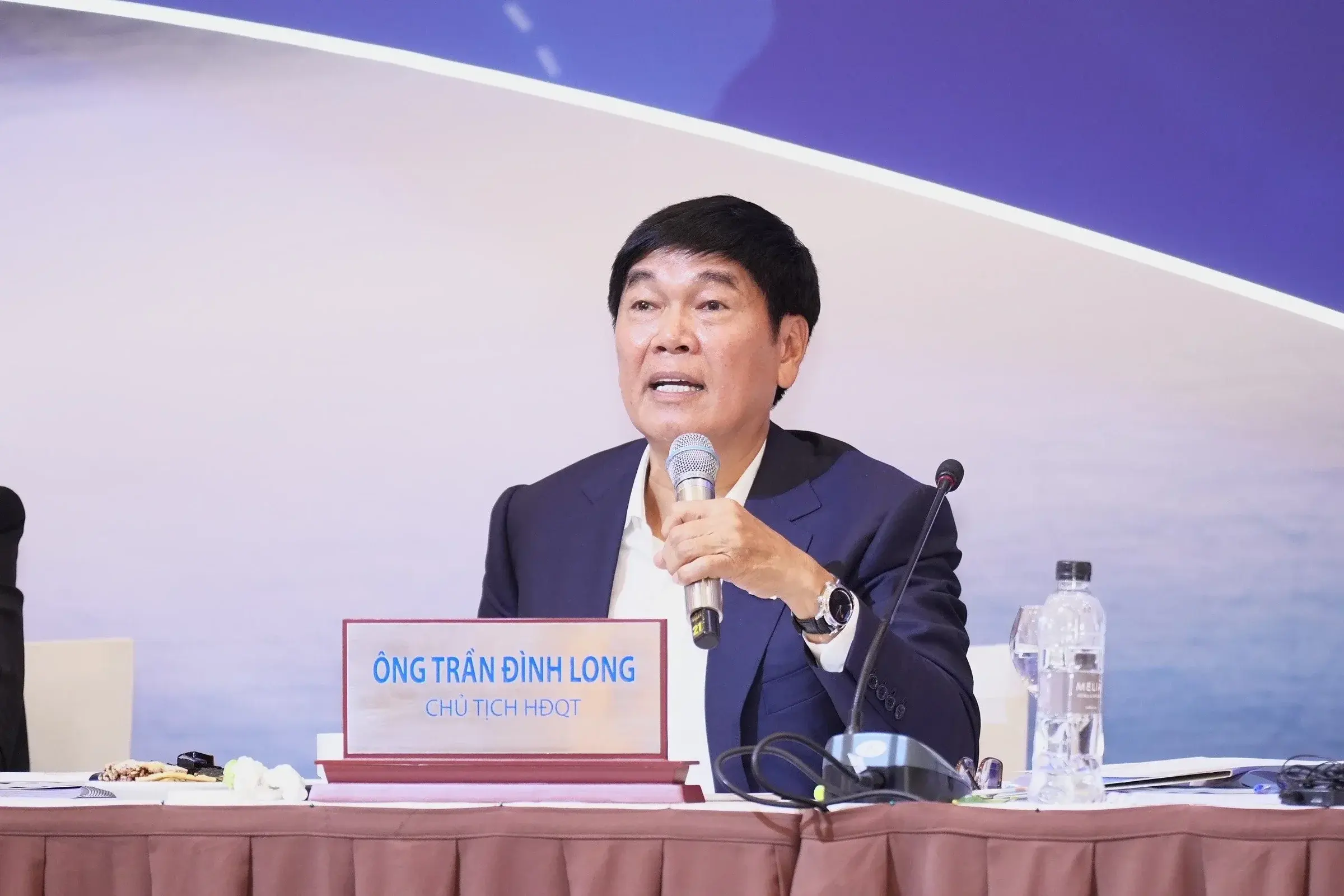 Hoa Phat Before April 21 AGM: 22 Trillion VND Profit Target, Executive Pay Up 5x — What Do the Numbers Reveal?