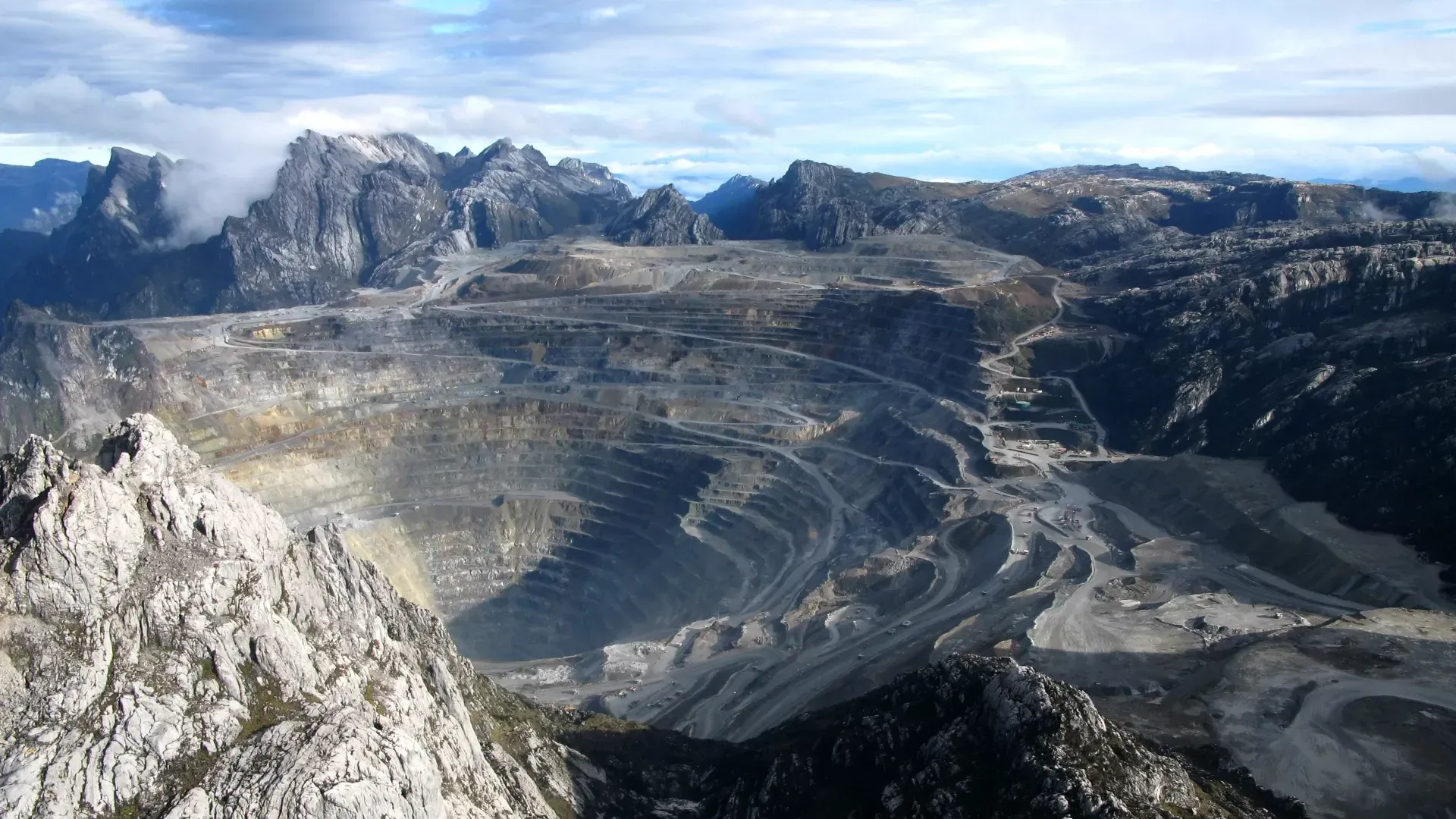 Copper Hits $13,943/t Record: The Grid, Not AI, Drives the Rally