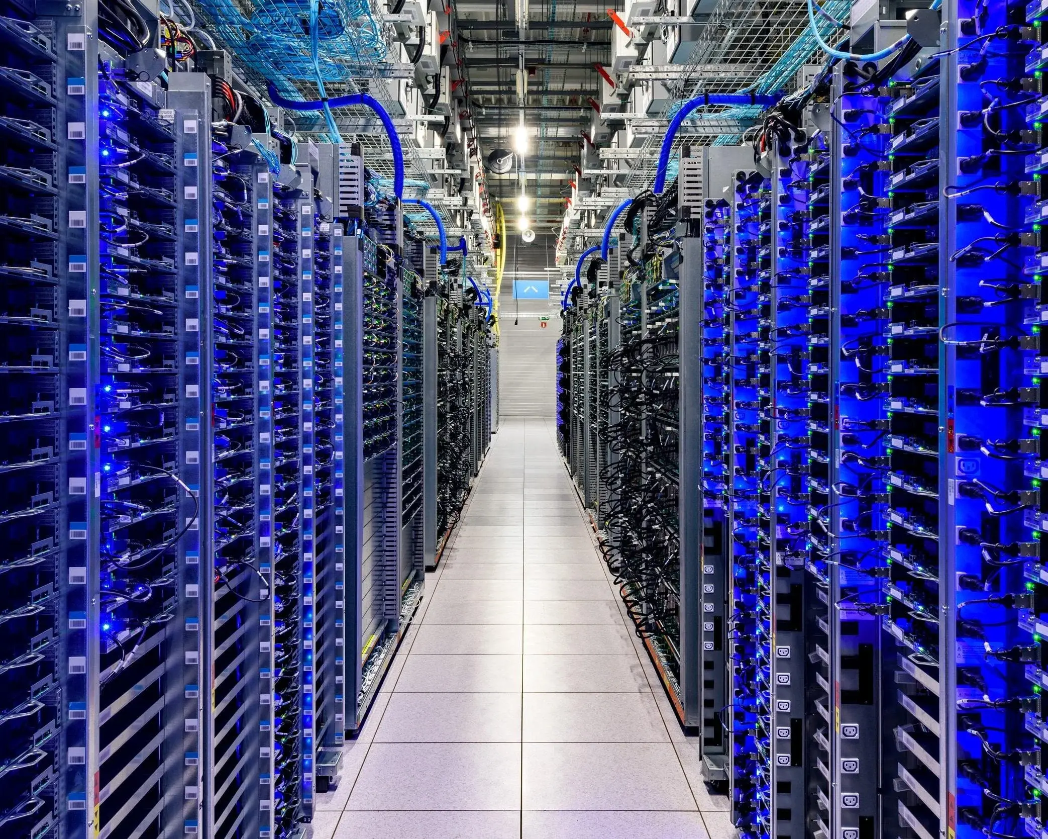 Dell vọt 39%: máy chủ AI 16 tỷ USD, tồn đơn 51 tỷ