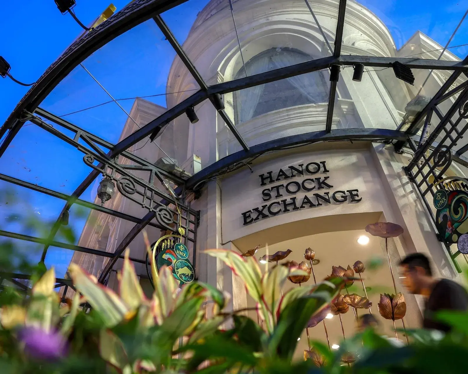 VN-Index Surges 79 Points: The Week of FTSE and the US-Iran Ceasefire