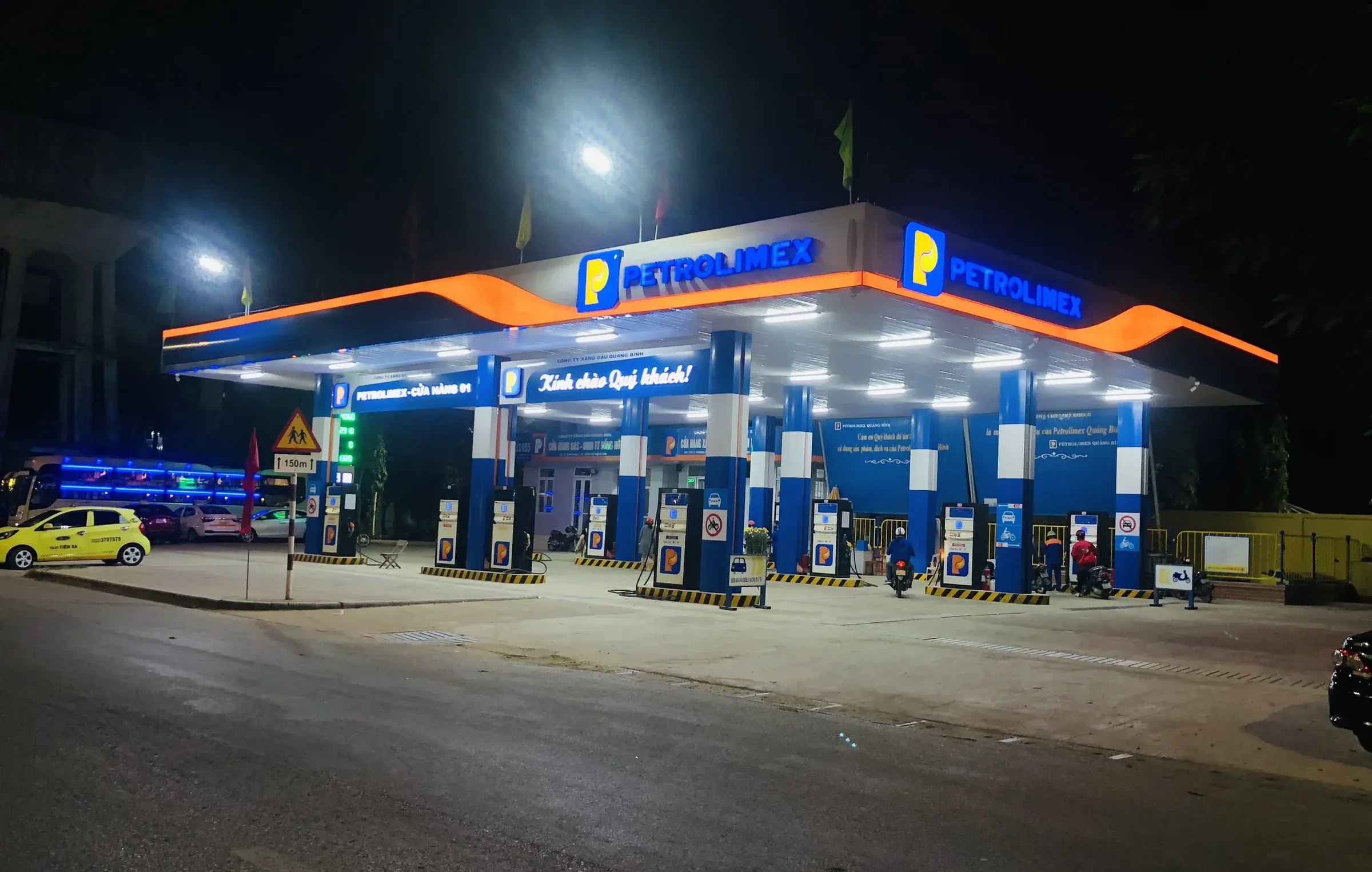 Petrolimex's trillion-dong Q1 loss: volatility breaks 30-day inventory
