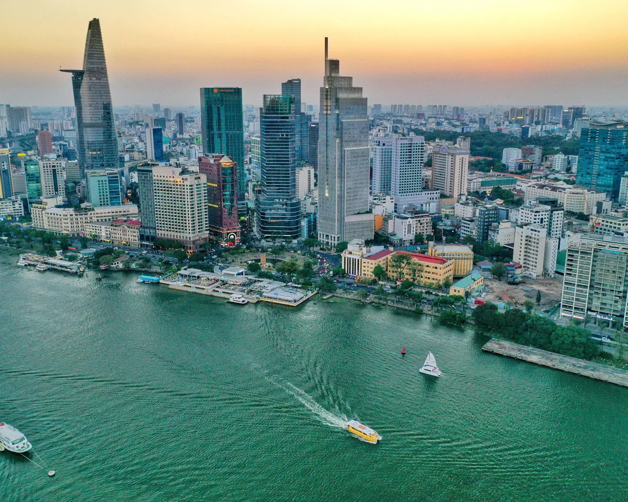 Trung tâm tài chính TP.HCM nhìn từ sông Sài Gòn