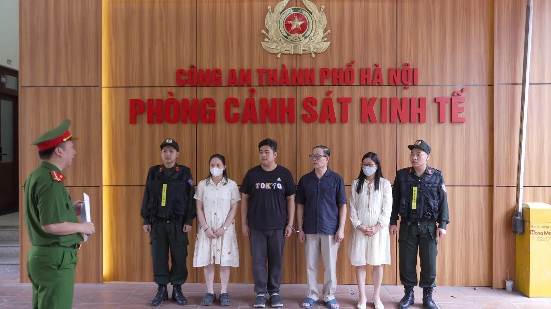Suspects in the Bao Tin Minh Chau case at the Economic Police Division, Hanoi Police