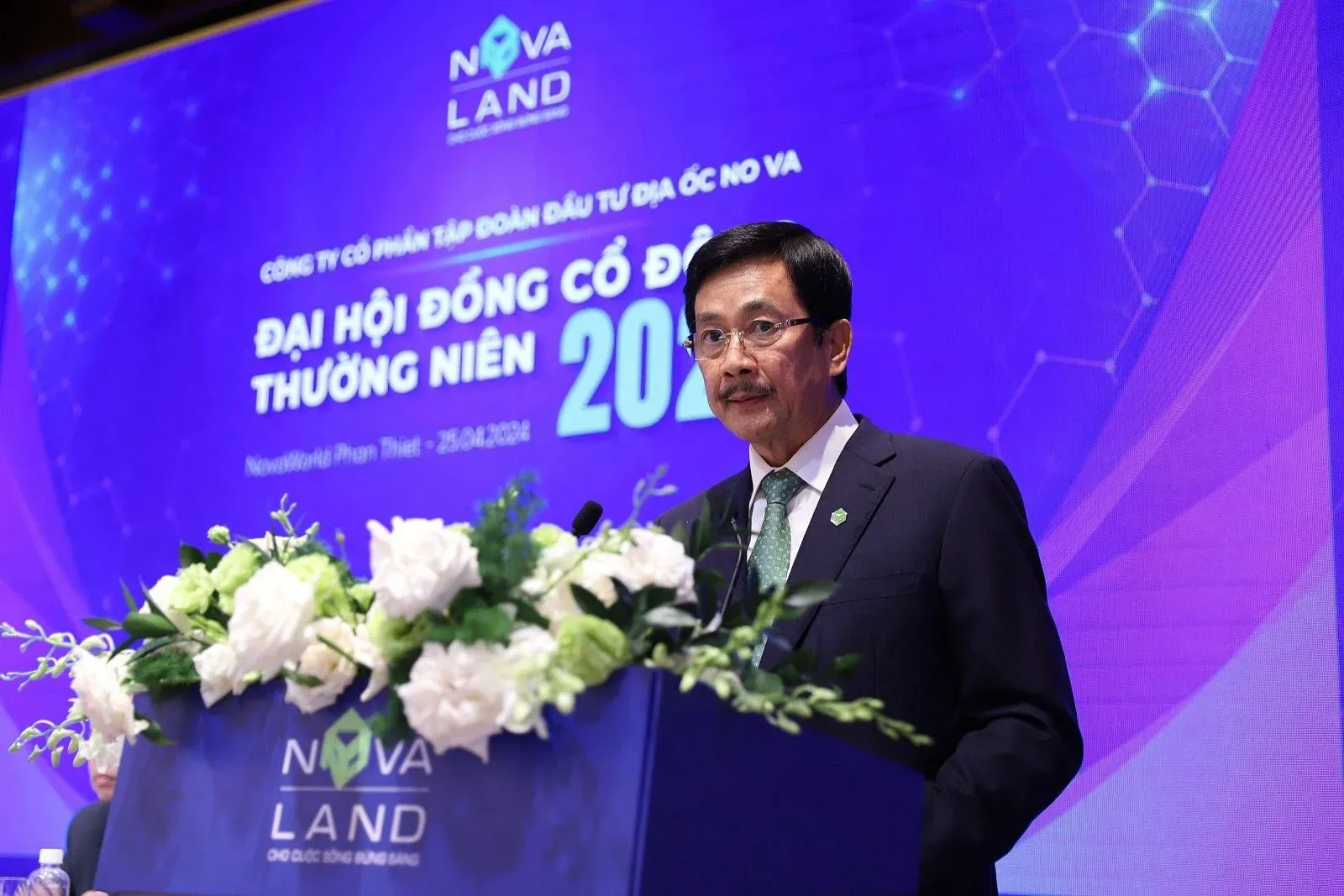 Novaland Chairman Bui Thanh Nhon speaking at annual general meeting