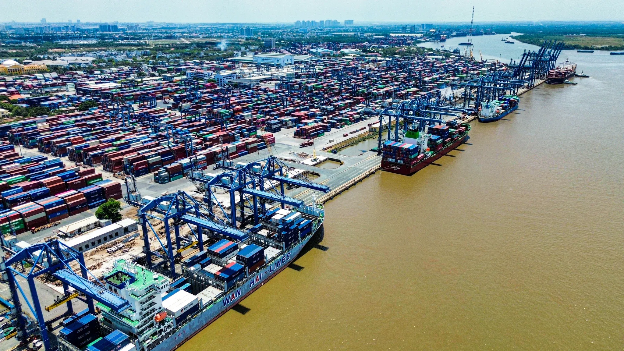 Vietnam container port with supply chain under rising transport cost pressure