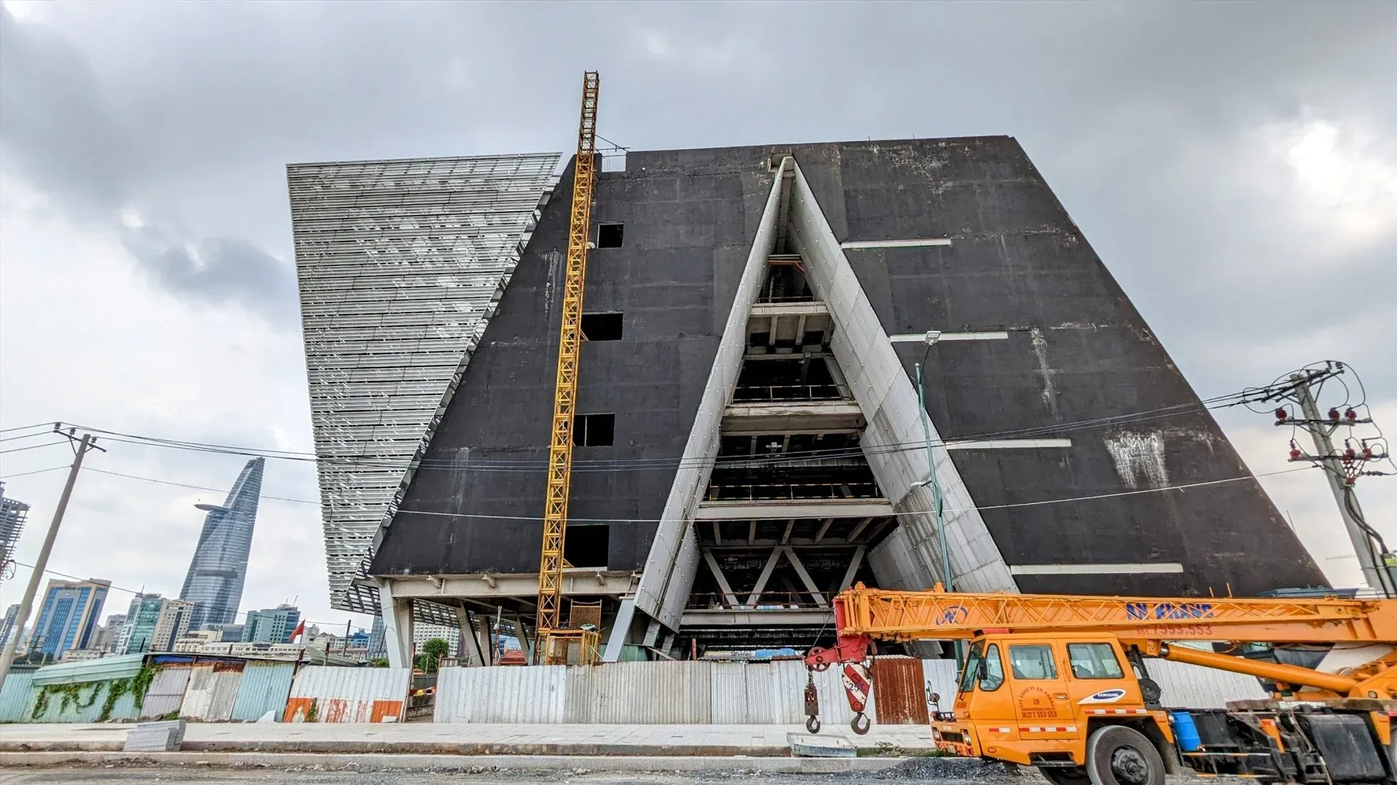 Saigon Marina complex at Ba Son, related to the 10,195 billion VND bond deal