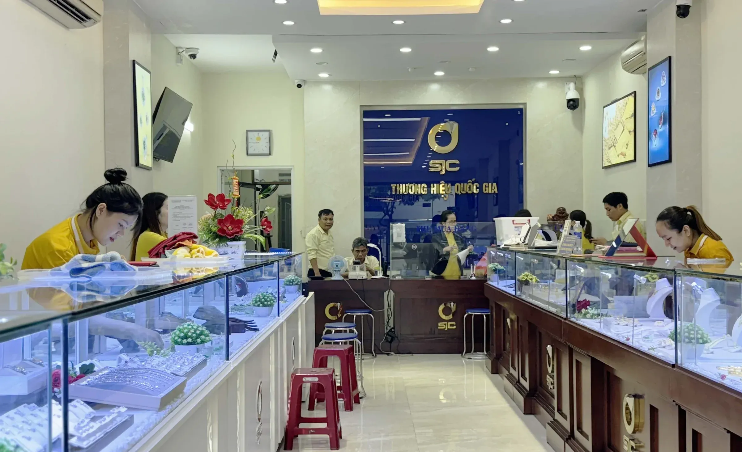 An SJC gold shop in Vietnam