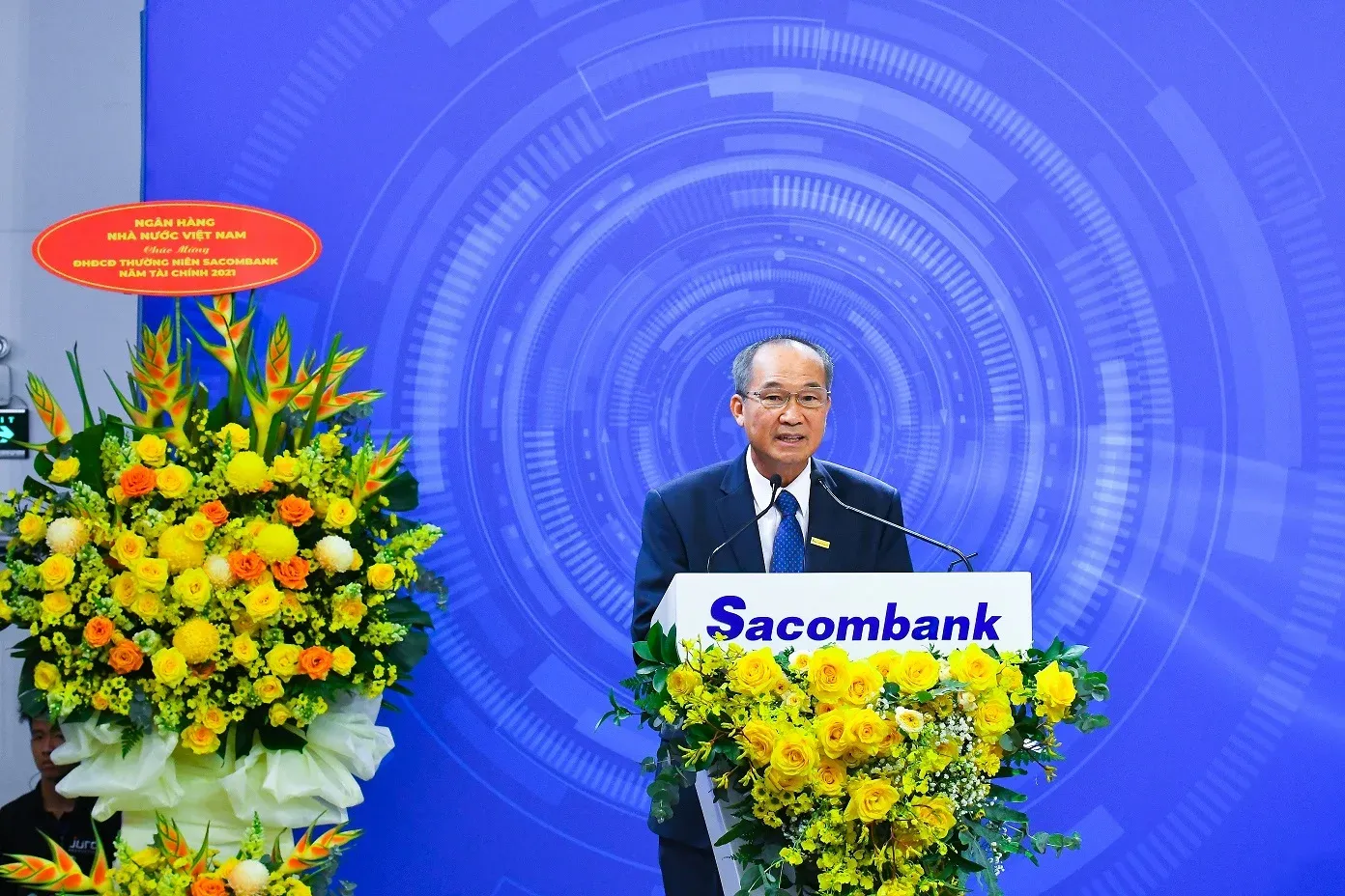 Mr. Duong Cong Minh, Chairman of the Board of Directors of Sacombank, speaking at the Annual General Meeting