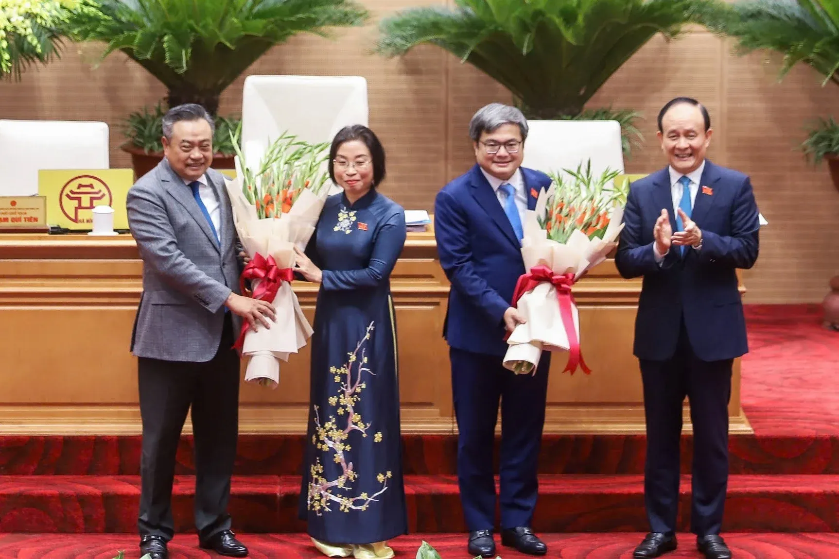 Hanoi People's Committee session