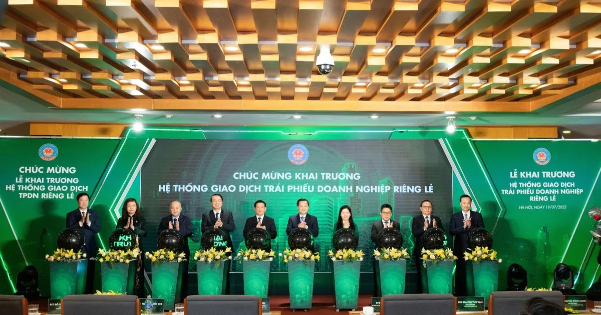 Lễ khai trương hệ thống giao dịch trái phiếu doanh nghiệp riêng lẻ HNX, sàn thứ cấp vẫn còn mỏng thanh khoản