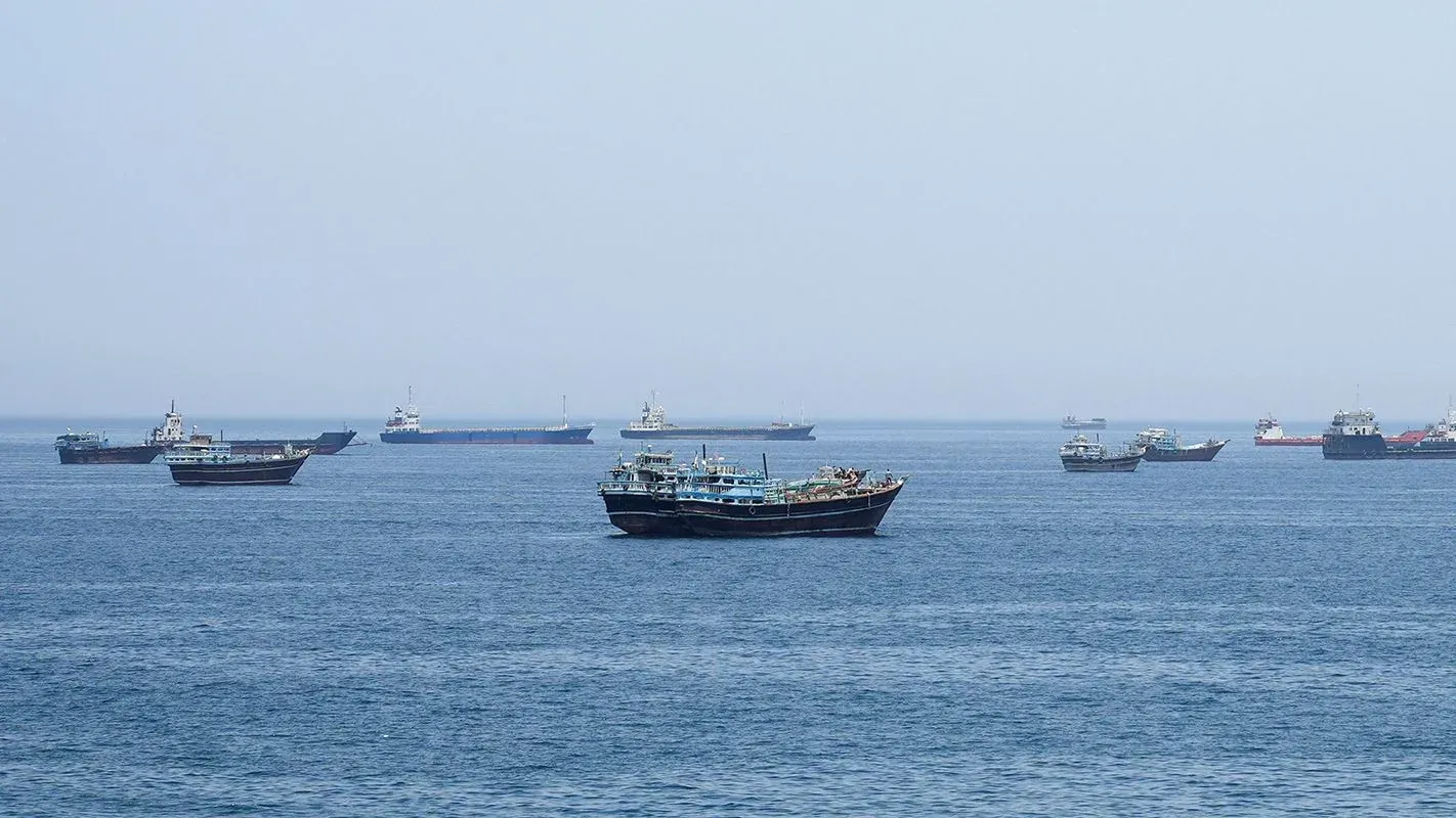 Tàu chở hàng tại eo biển Hormuz, tháng 5/2026
