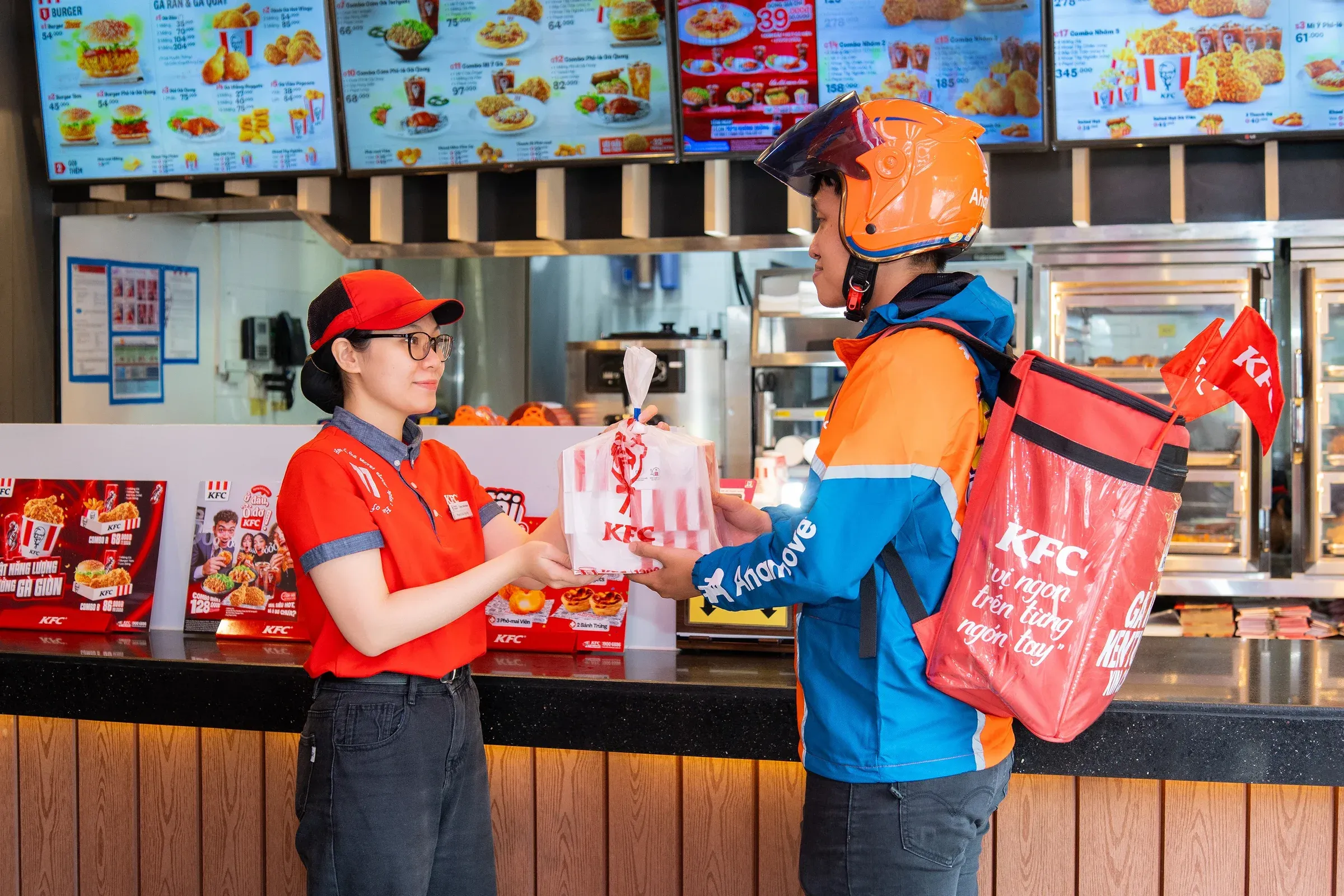 KFC Vietnam store — high revenue but franchise fees consume up to 9%