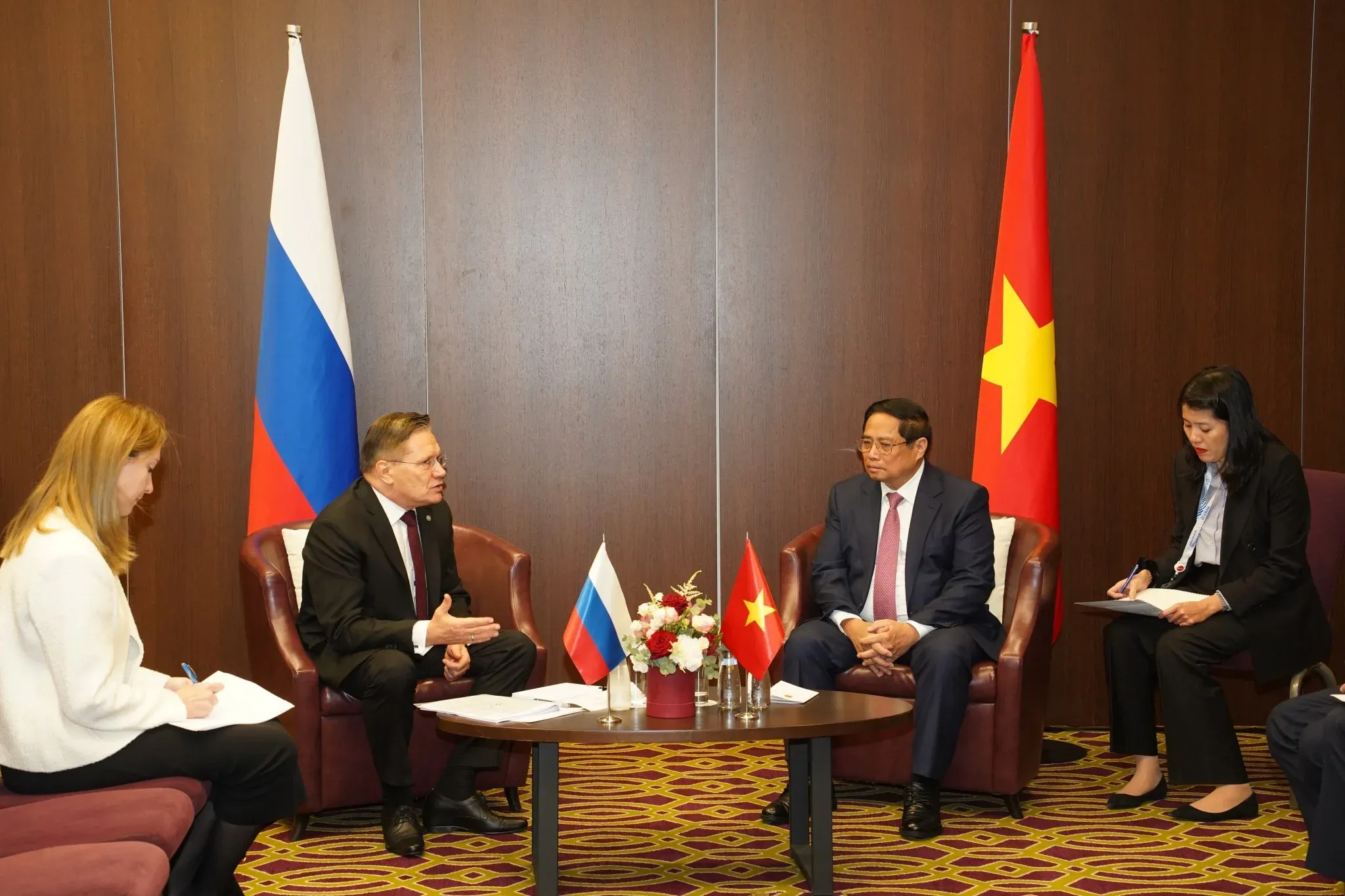 Meeting between Vietnamese and Russian representatives on nuclear power cooperation