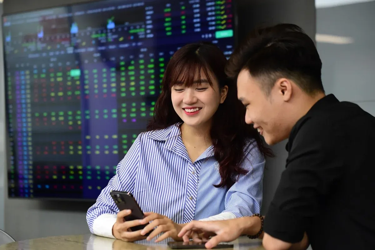Vietnamese retail investors tracking the market: leverage discipline matters when the index approaches resistance