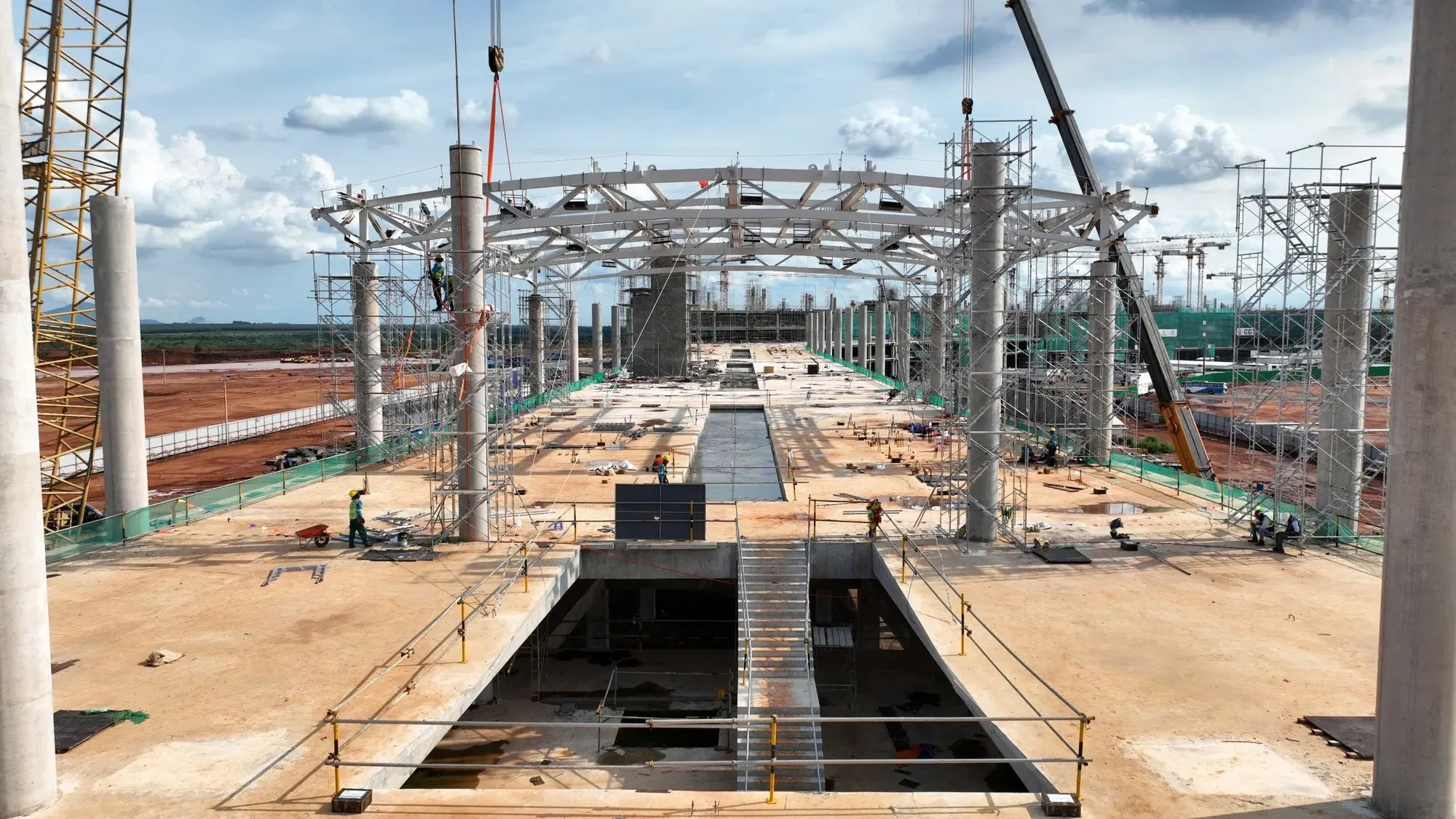 Long Thanh Airport terminal under construction
