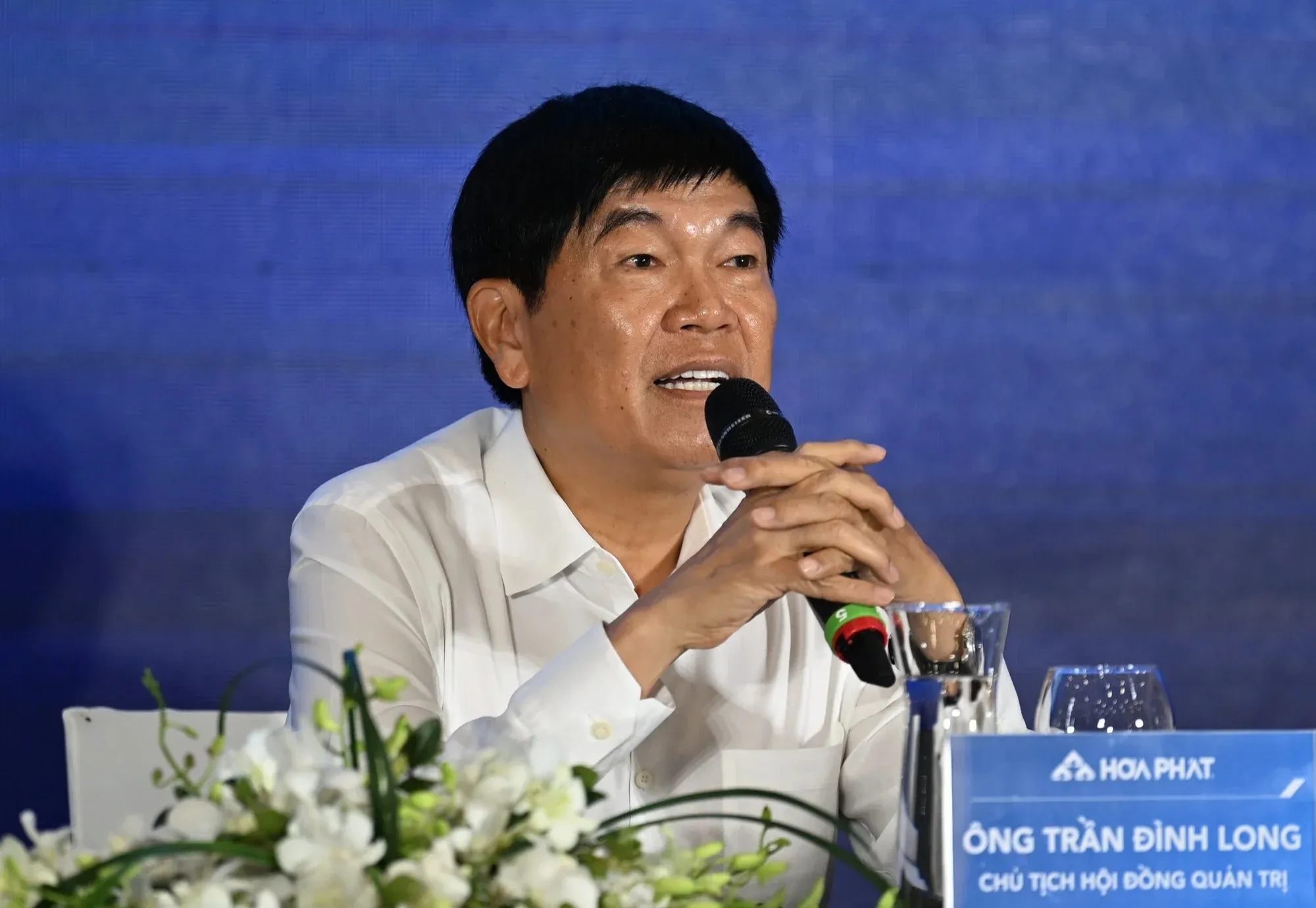 Chairman Tran Dinh Long at a Hoa Phat event