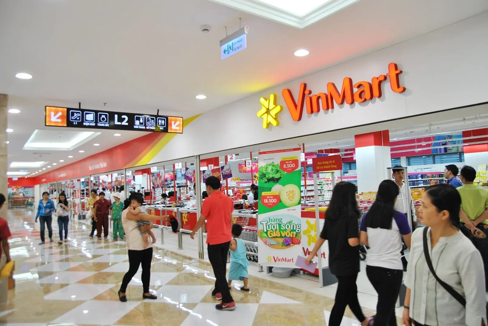 VinMart storefront before the rebranding to WinMart in 2019