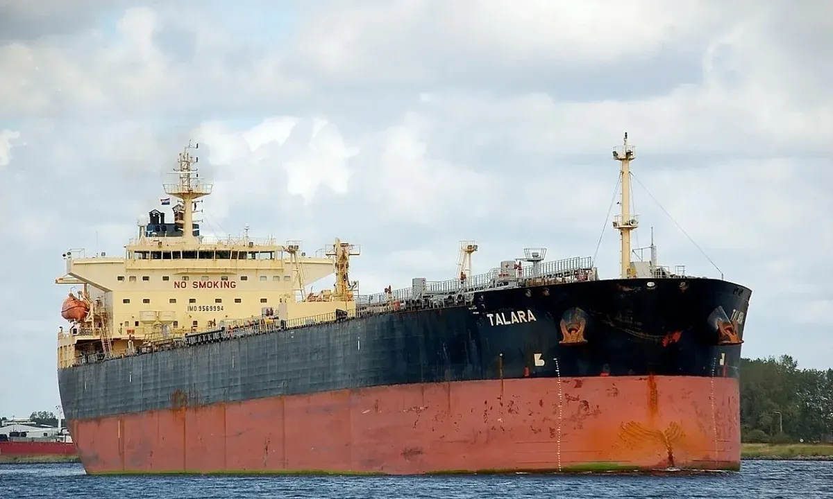 Crude oil tanker — Middle East to Asia shipping routes under growing pressure