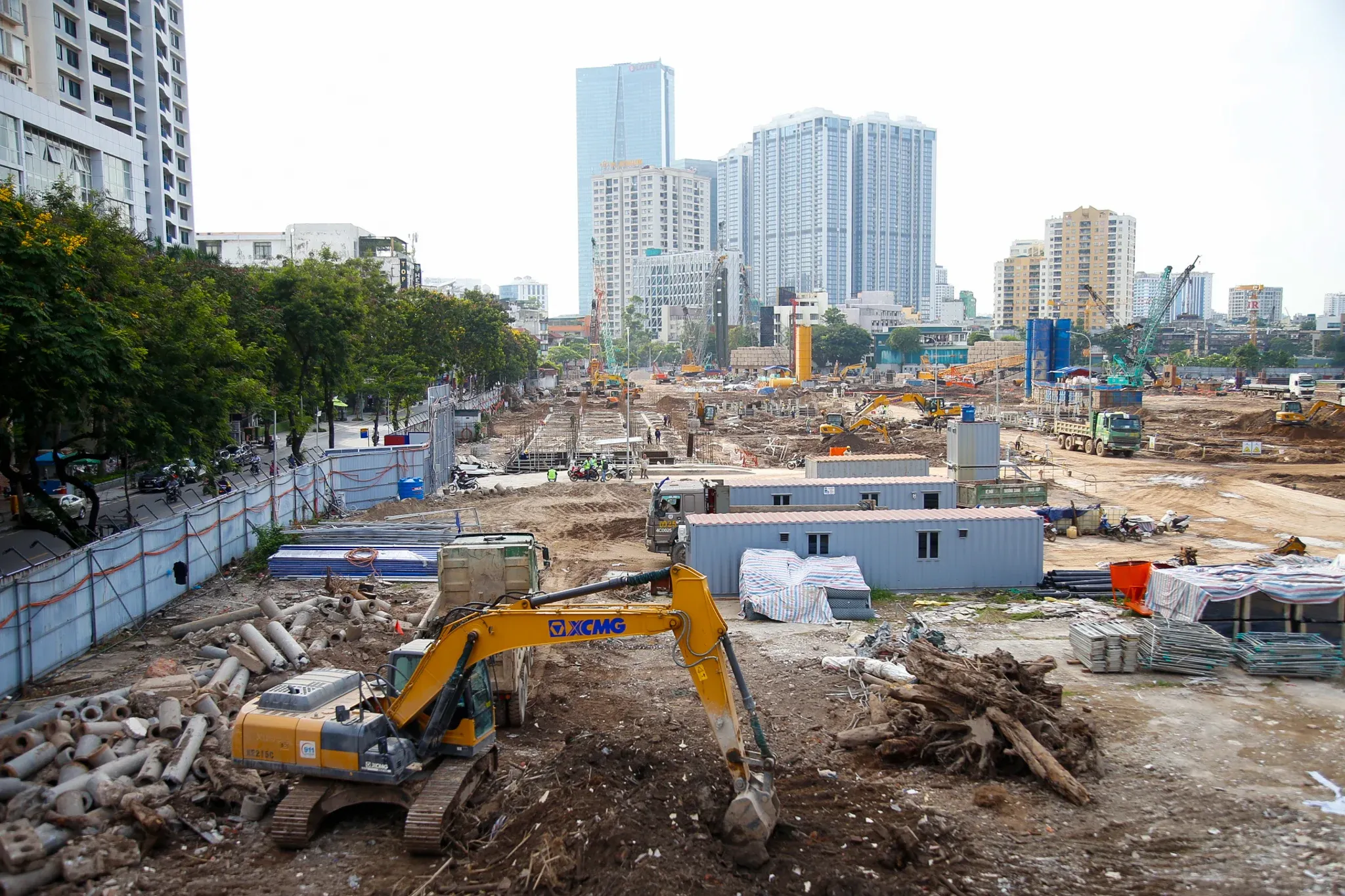 Vinhomes construction site: delivery pace is the key variable for VHM's cash flow story